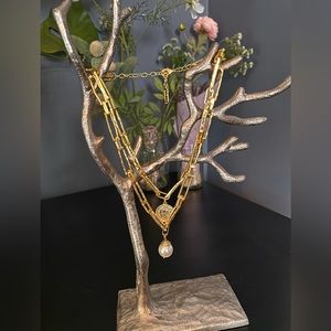 Layered antiqued gold chained necklace